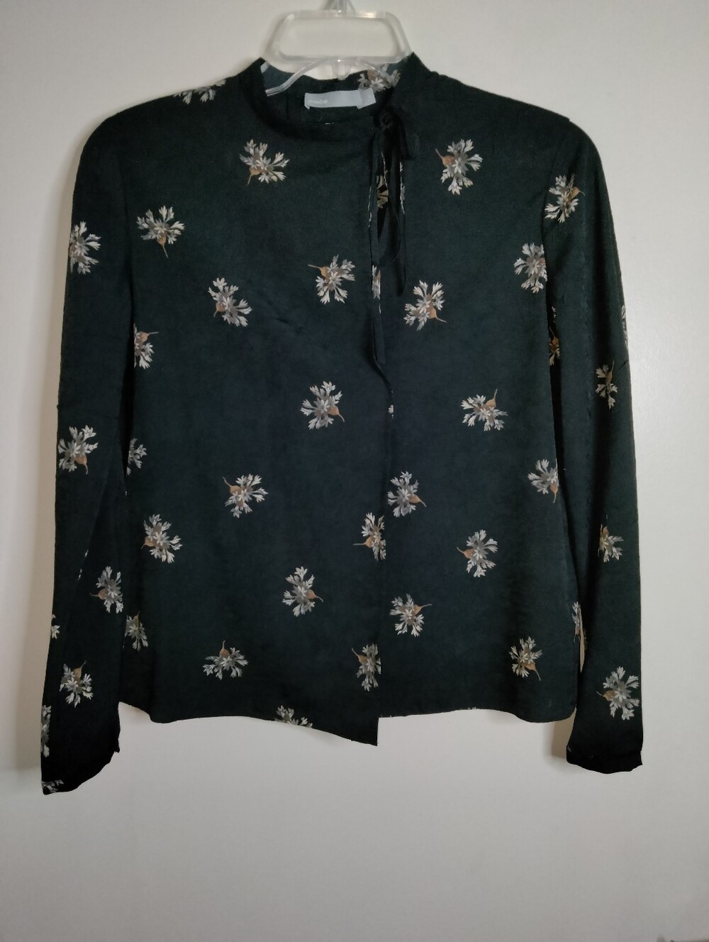 Vince (Size XS) Black & Floral Oriental Print Tie-Neck Wrap Vent Hem LS Blouse